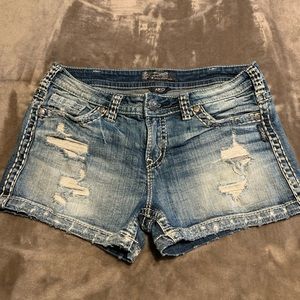 Excellent condition Silver jeans shorts.